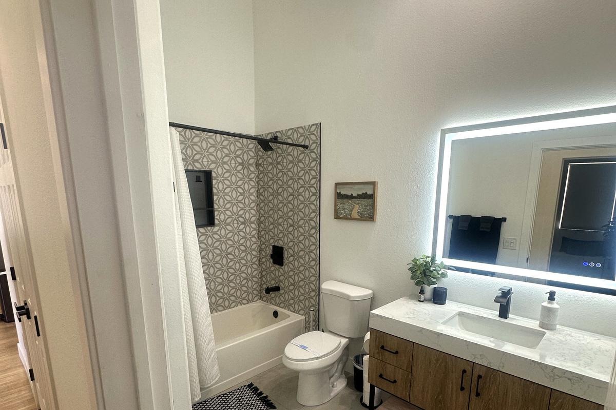 Hallway Bathroom 2