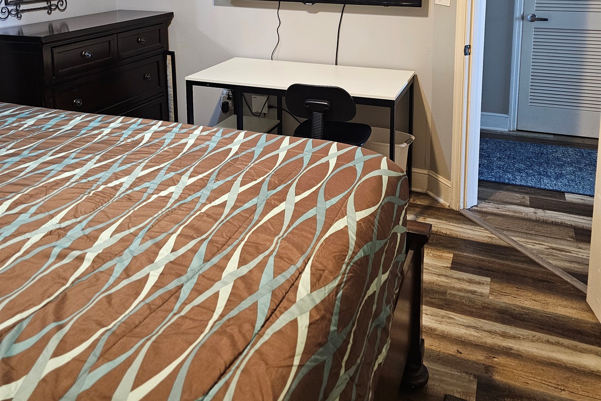 Guest room 1, desk, dresser & smart TV
