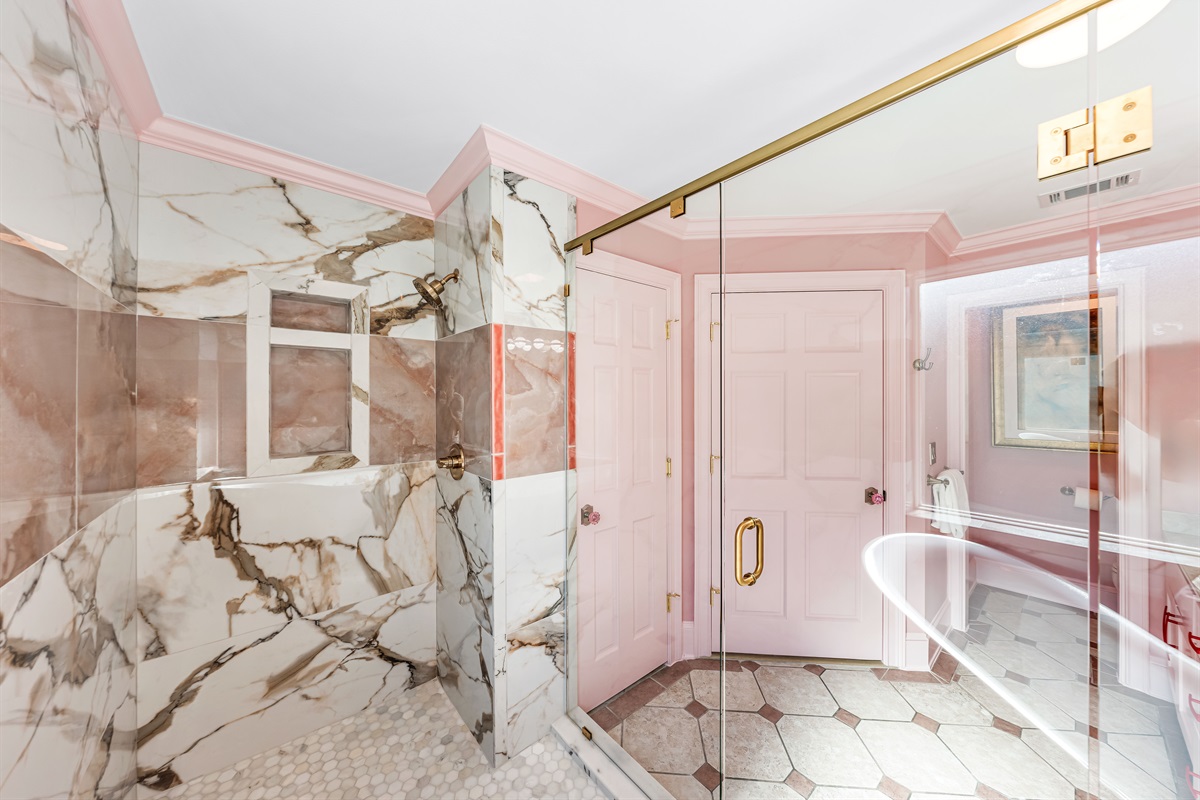 King Suite with Twin Bunk Nook Bath | Third Floor