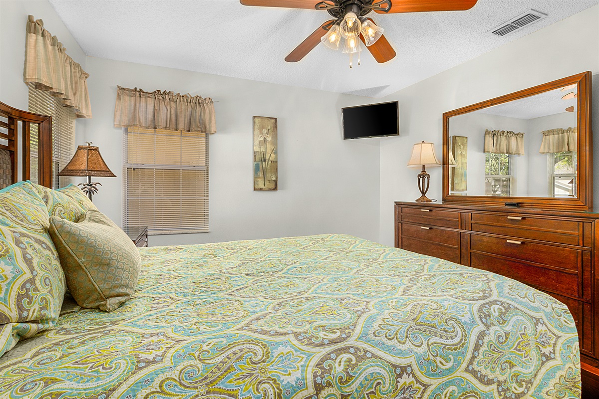 The queen master suite!