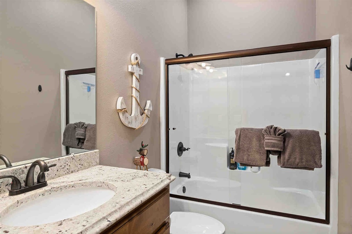 Upper Level Full Bathroom
