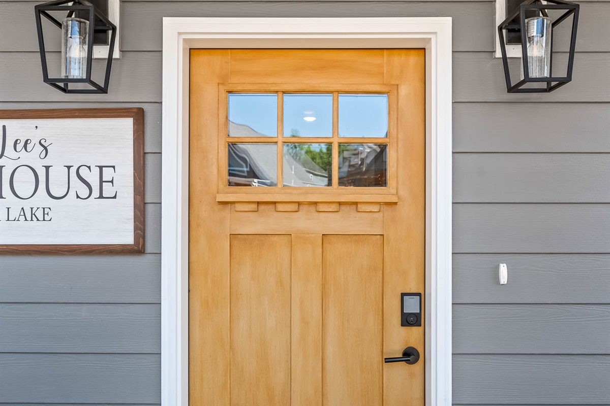 Come inside and enjoy Scottie Lee Lakehouse!