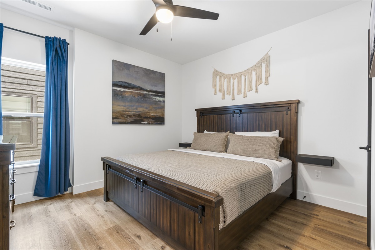 Lower level King #4 with ensuite bathroom