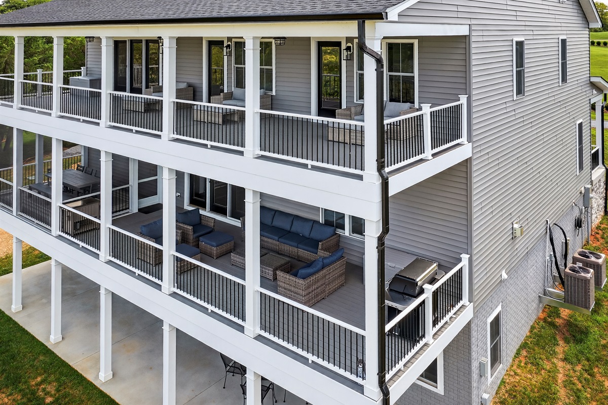 Multiple access points mean the porch connects easily to both primary suites and living areas.