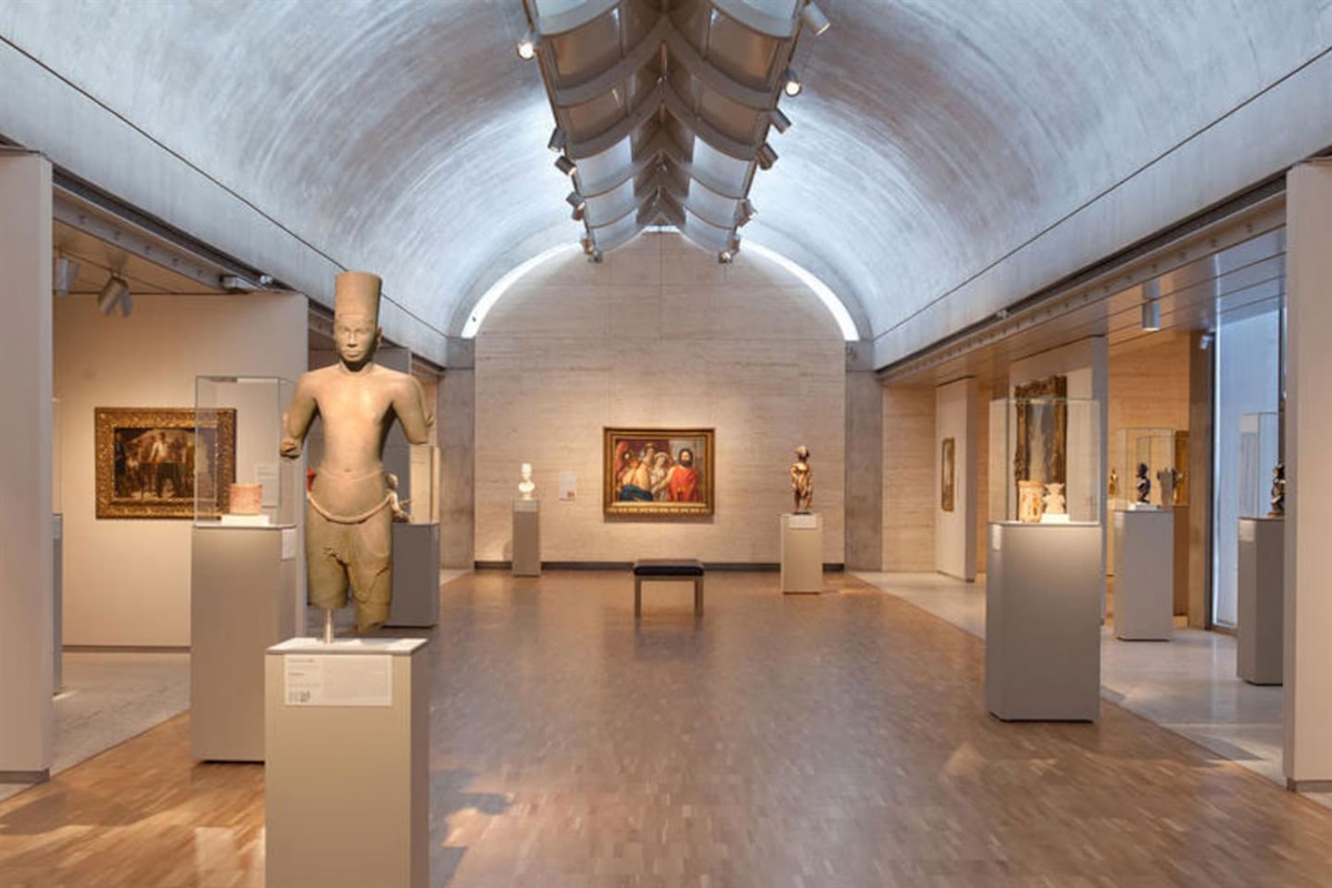 Kimbell Art Museum-10 mins/ 6.3 miles