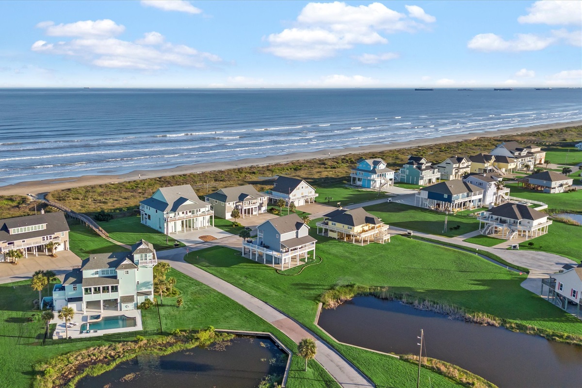 885bc58a87ec4797881226bb420cfbaa Large | Beachhouse | Texas | TX | Vacation Homes | Galveston | Crystal Beach | Kokomo | Breezy Days | Beachfront Elegance | Sunrise Serenity | Southern Sands Property Management, LLC