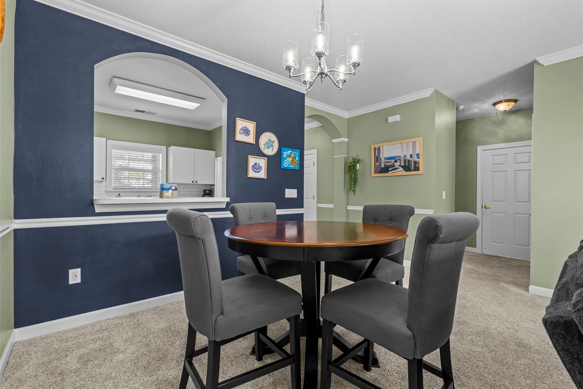 Dining area with seating for 4