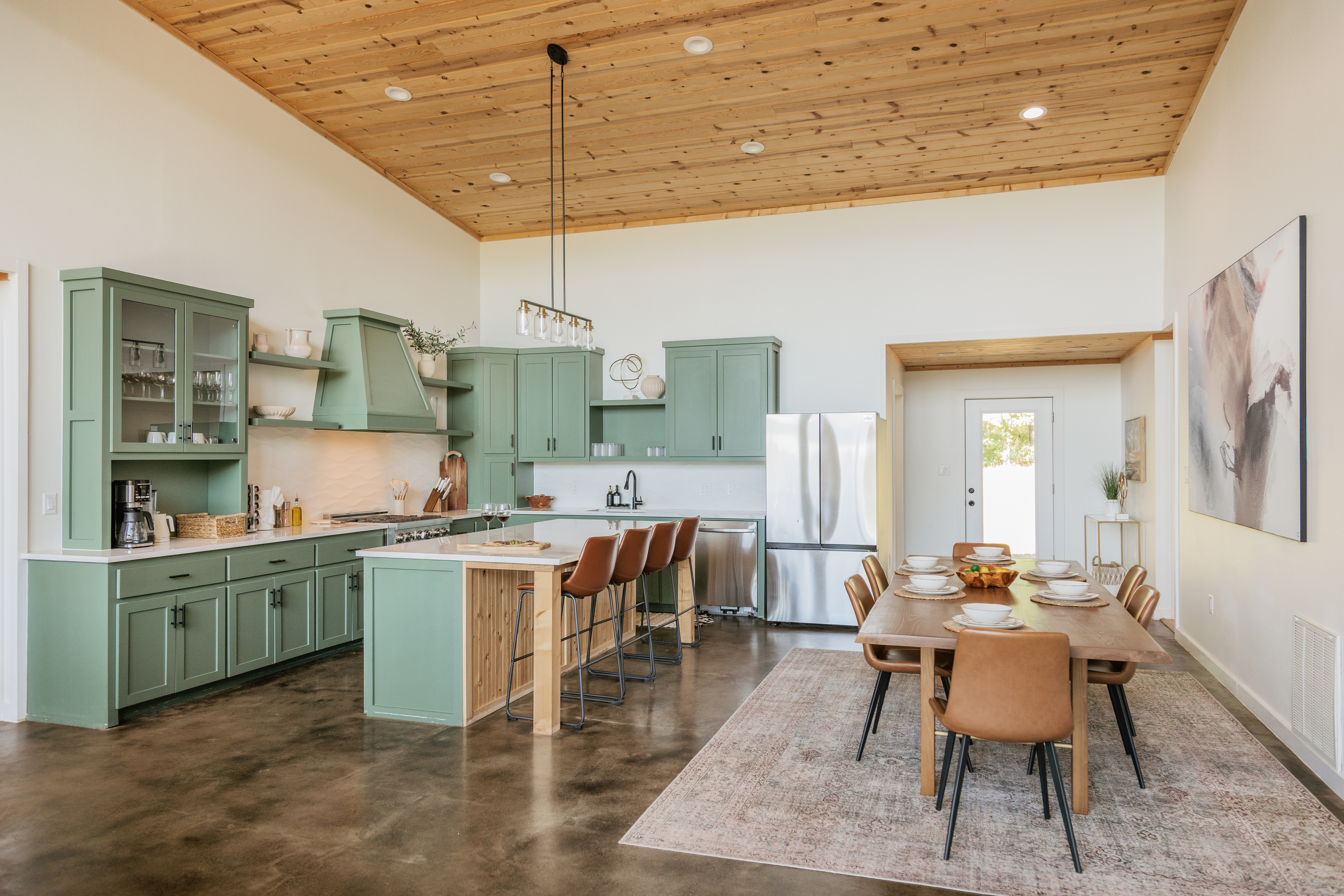 Fully equipped chef’s kitchen with everything you need to feel right at home. Oversized island is perfect for larger groups.