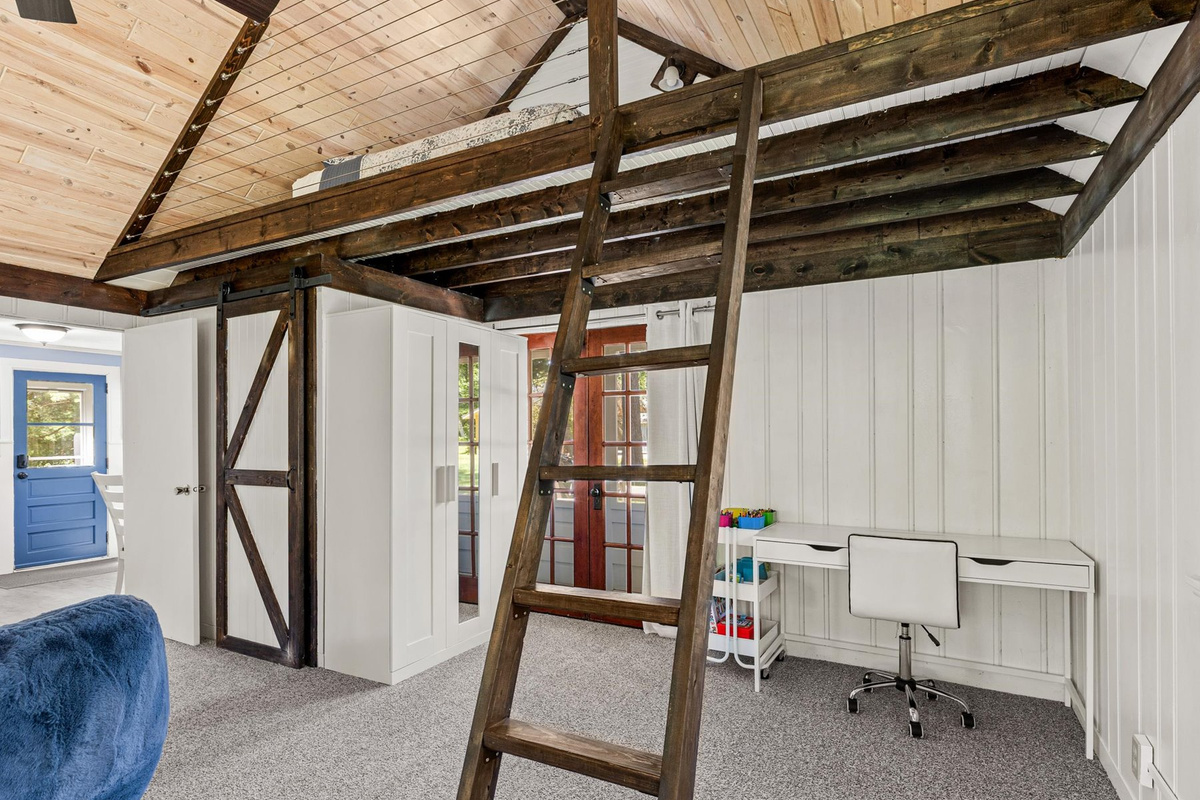 Craft or work space