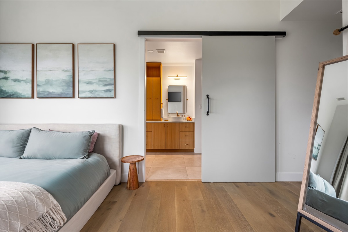 Private king suite with ensuite bathroom for added comfort