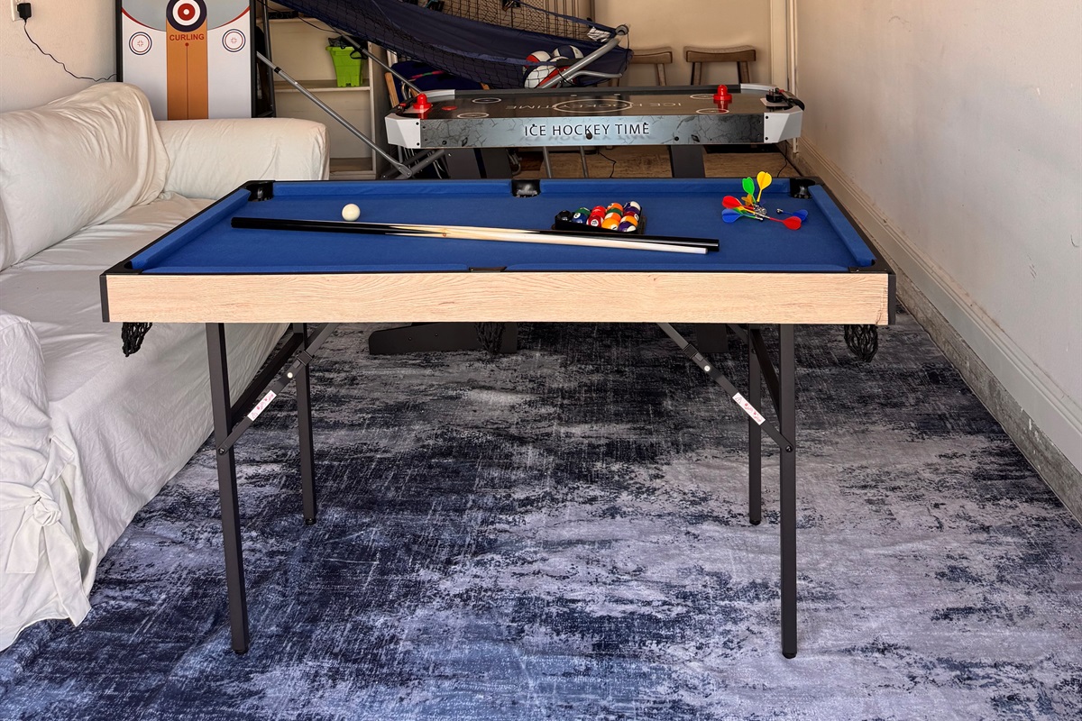 Garage game room
