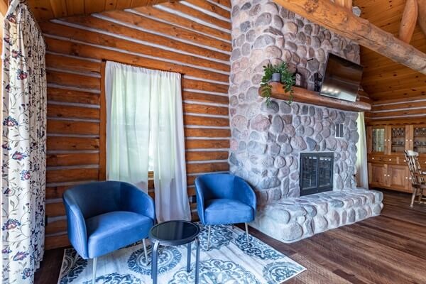 Quiet place to catch up and drink morning coffee 