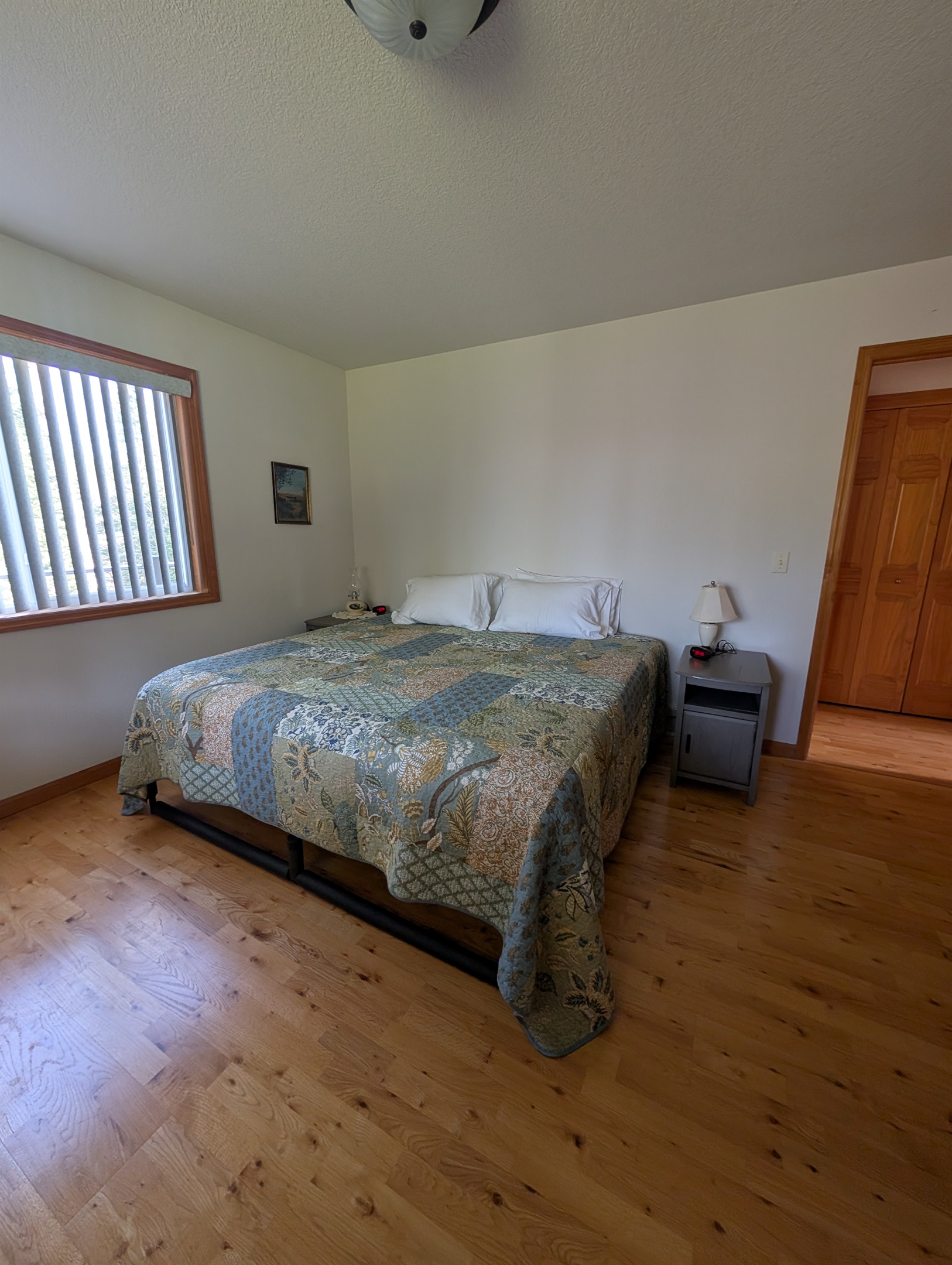 Main Floor King Bedroom