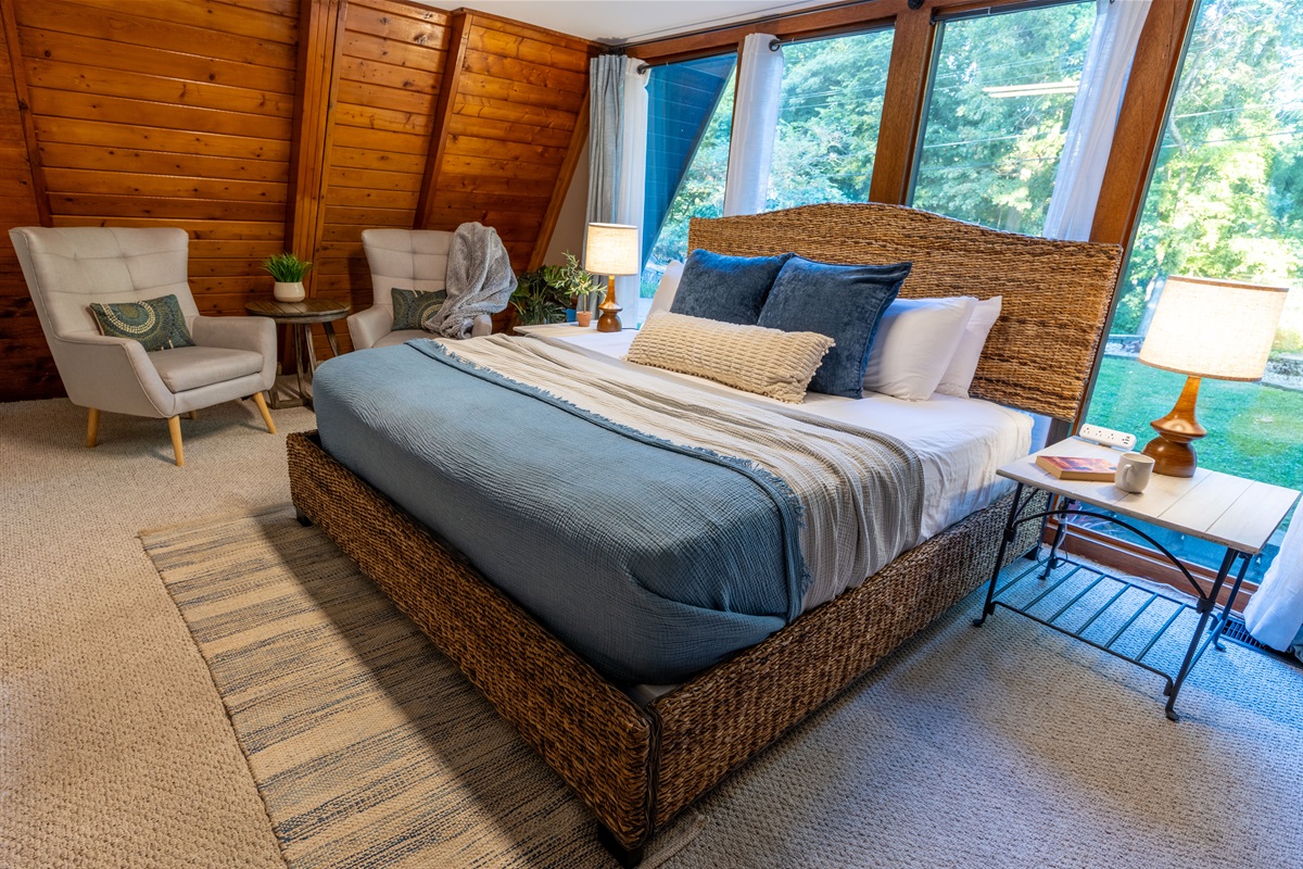 Bed 1 | King Bed | Middle Level