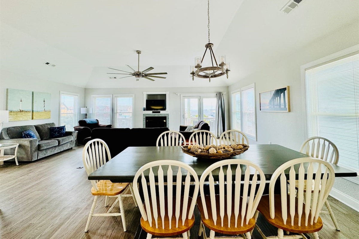 Bright, open dining room made for quality time.