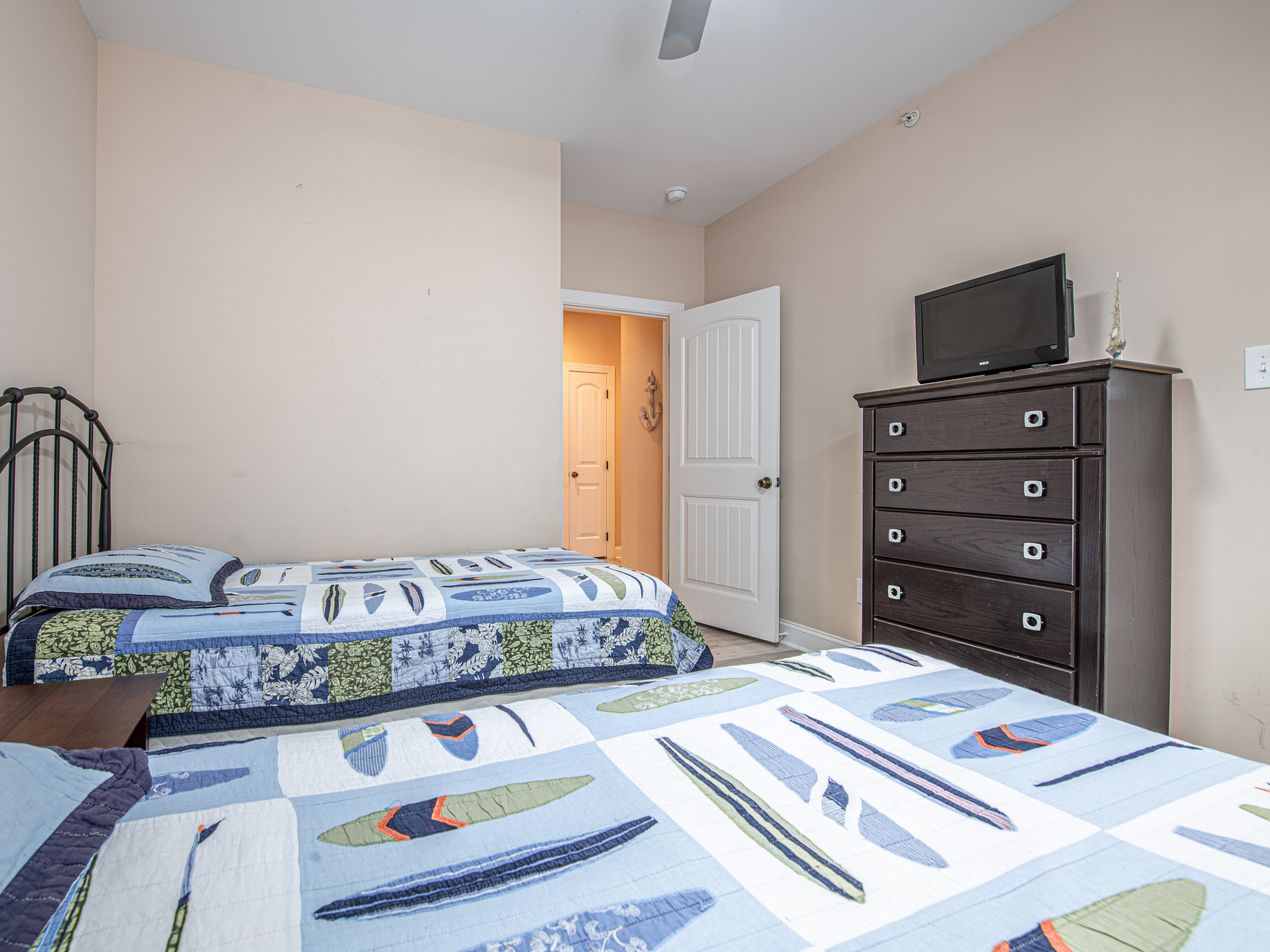 Twin Bedroom 9