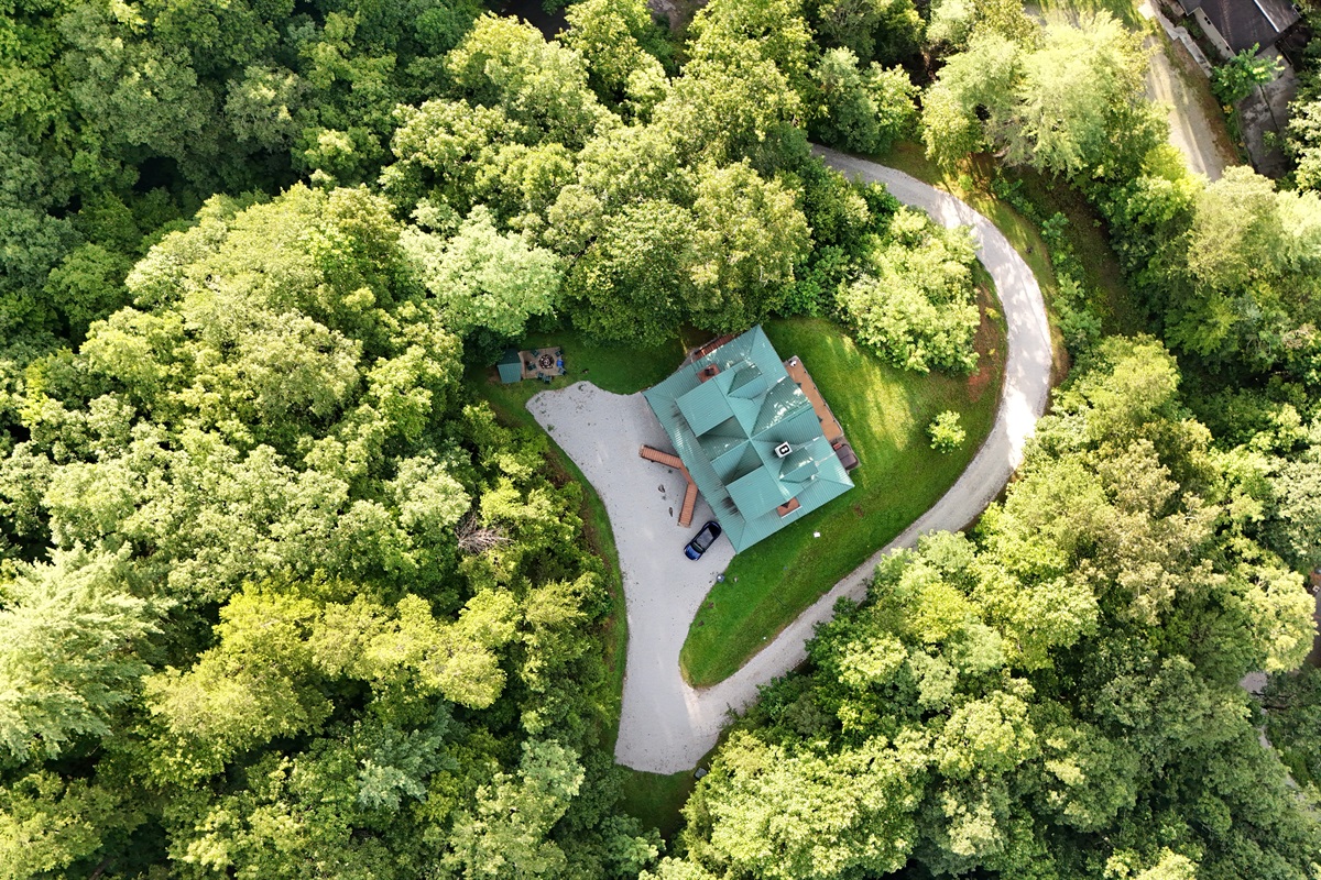 Your private escape. Enjoy peace and quiet in this secluded mountain home.
