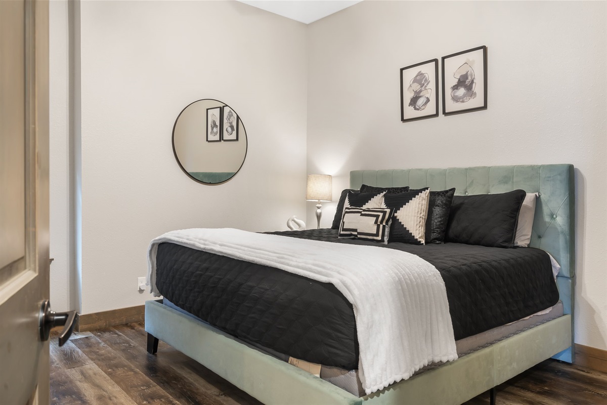 Lower leverl King bed #2