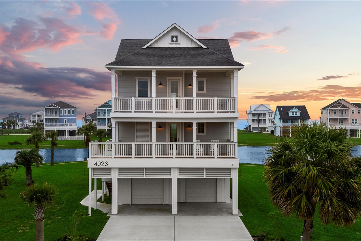 88cd535508d84cc6901d7a57e8411134 Large | Beachhouse | Texas | TX | Vacation Homes | Galveston | Crystal Beach | Kokomo | Breezy Days | Beachfront Elegance | Sunrise Serenity | Southern Sands Property Management, LLC