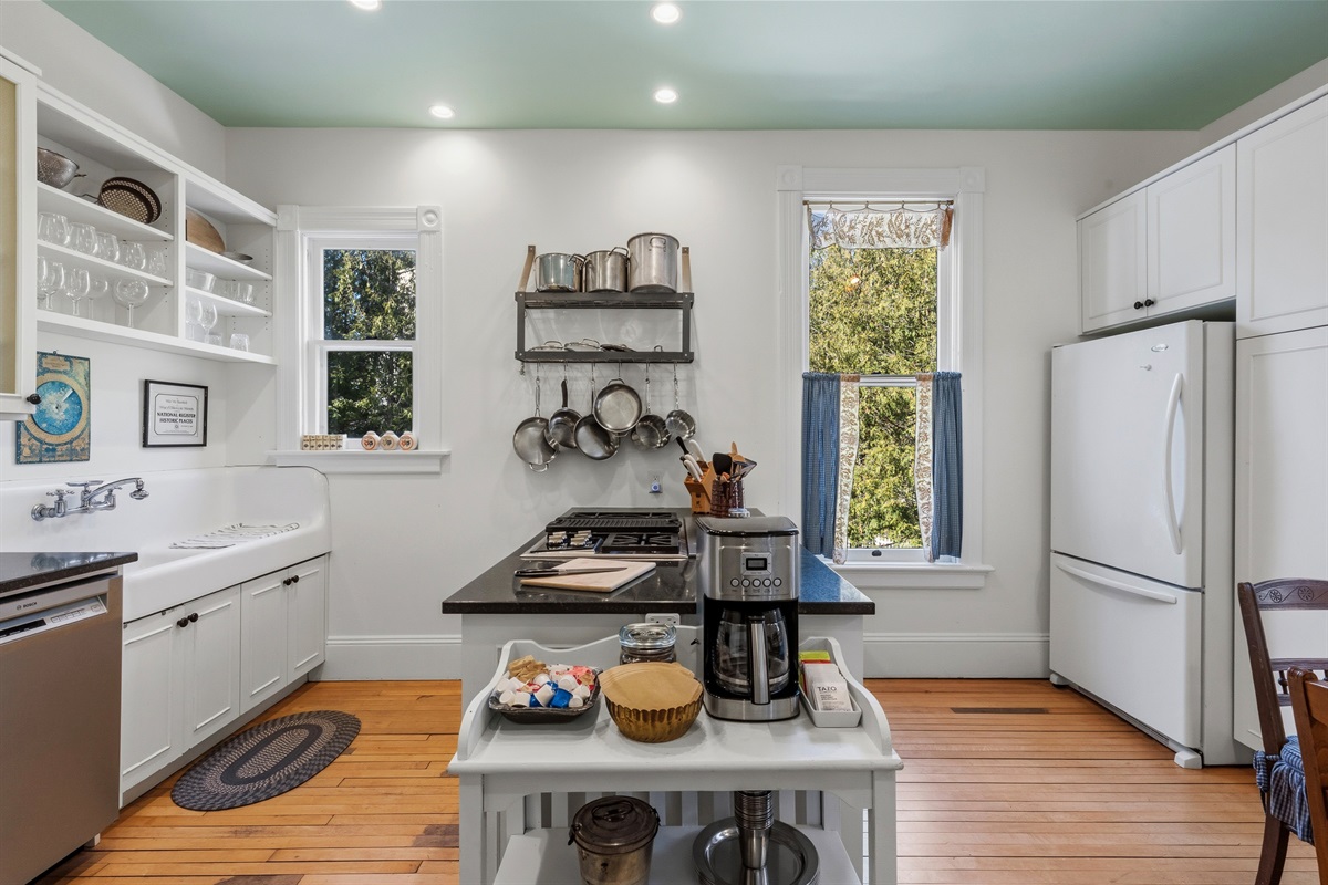 Bright kitchen w/ ample counter space & updated finishes