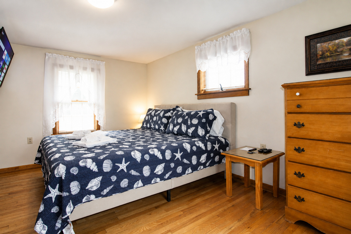 King bed, bedroom #3