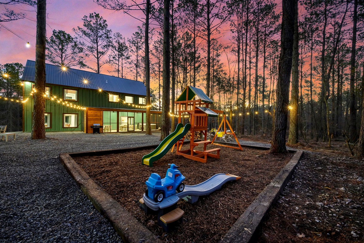 Private playground under caf&eacute; lights 🌲
