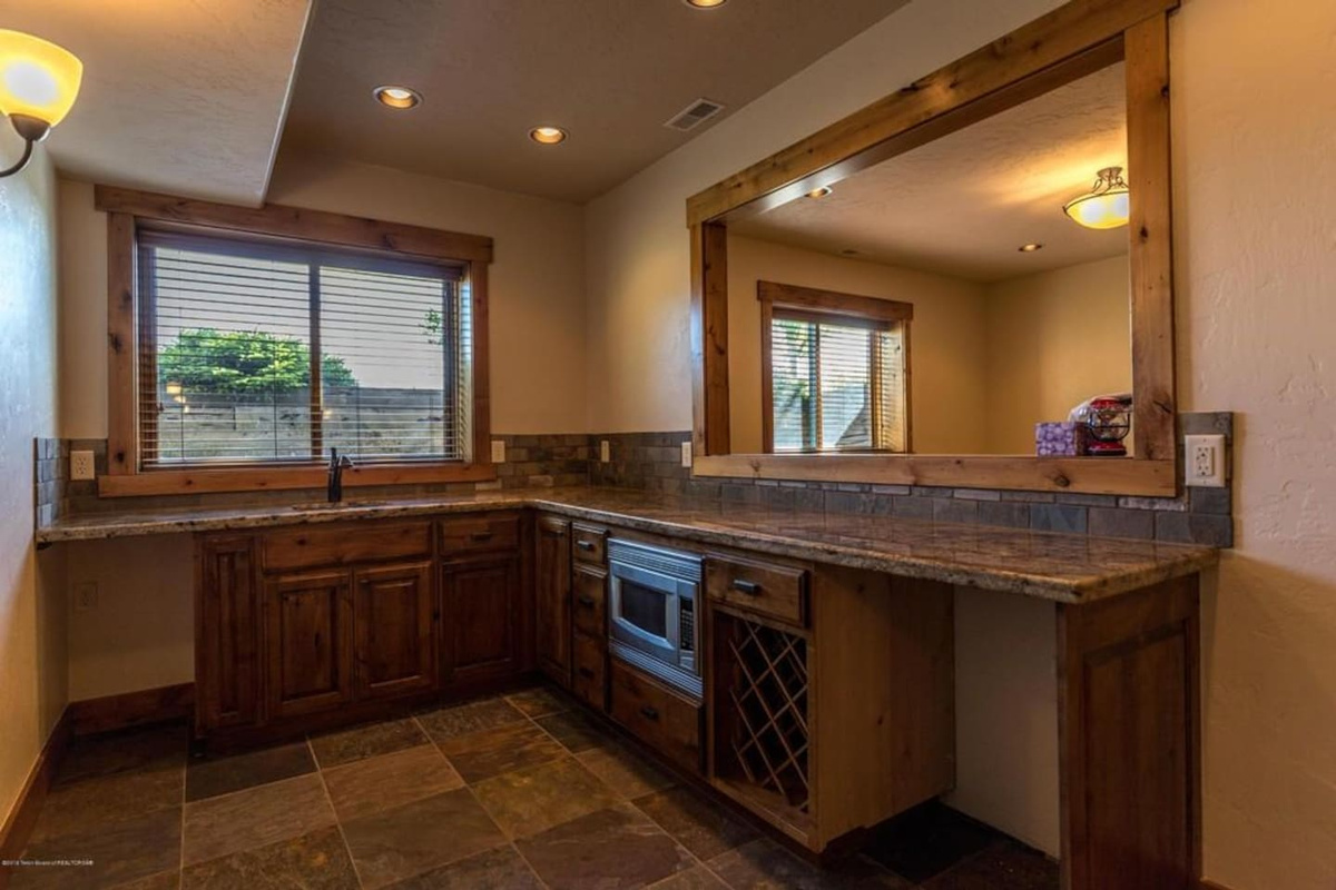 Basement wet bar