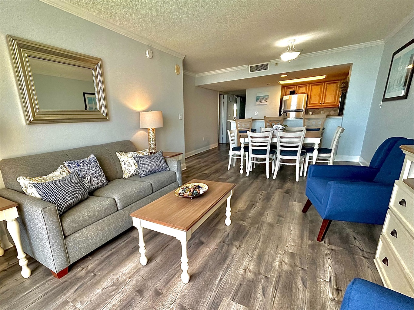 Sleek and spacious living area for moments of indulgence!