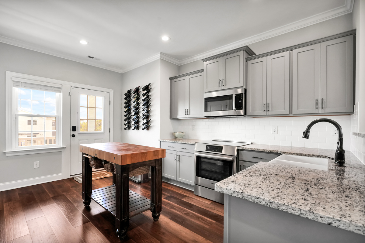 Well-equipped kitchen