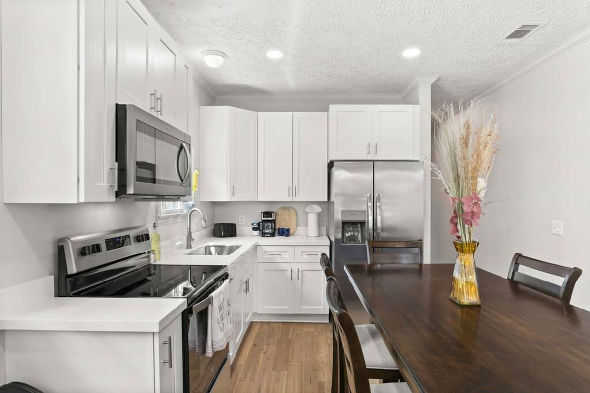 Your kitchen is fully equipped with coffee maker (and coffee, creamer, and sugar), toaster, blender, cold filtered water from the fridge, electric oven, microwave, pots and pans, and more.  