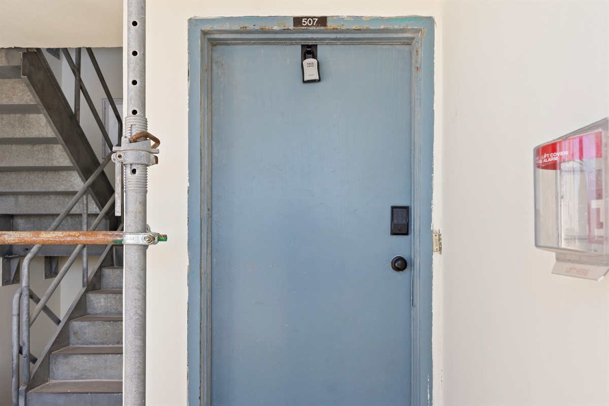 Smartlock entry with custom code