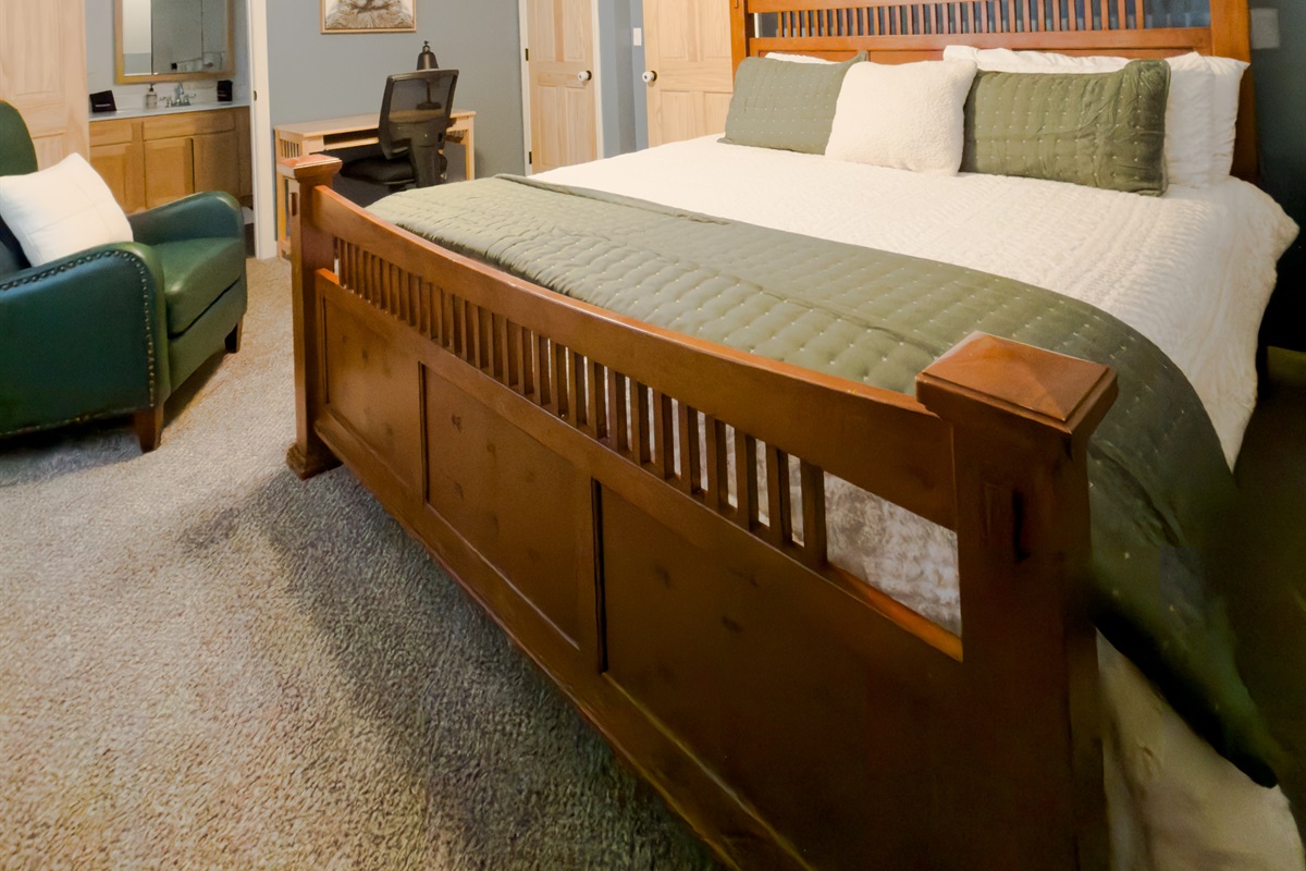 Bedroom 1 Master - Upper Level King Bed 