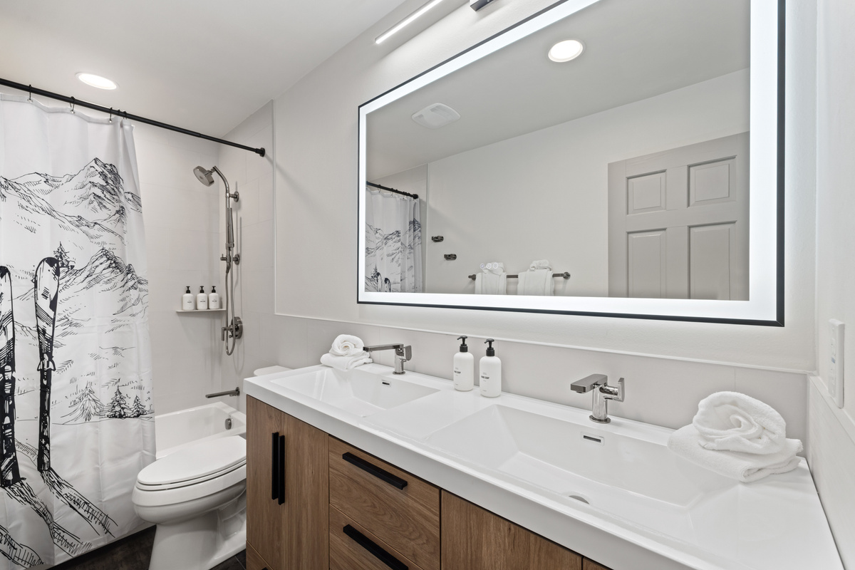 Shared bath with Bedroom #5 and Bunk room