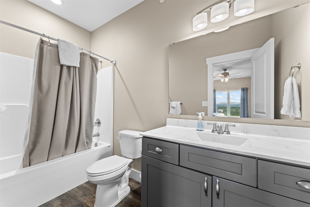 Ensuite bathroom for bedroom #6