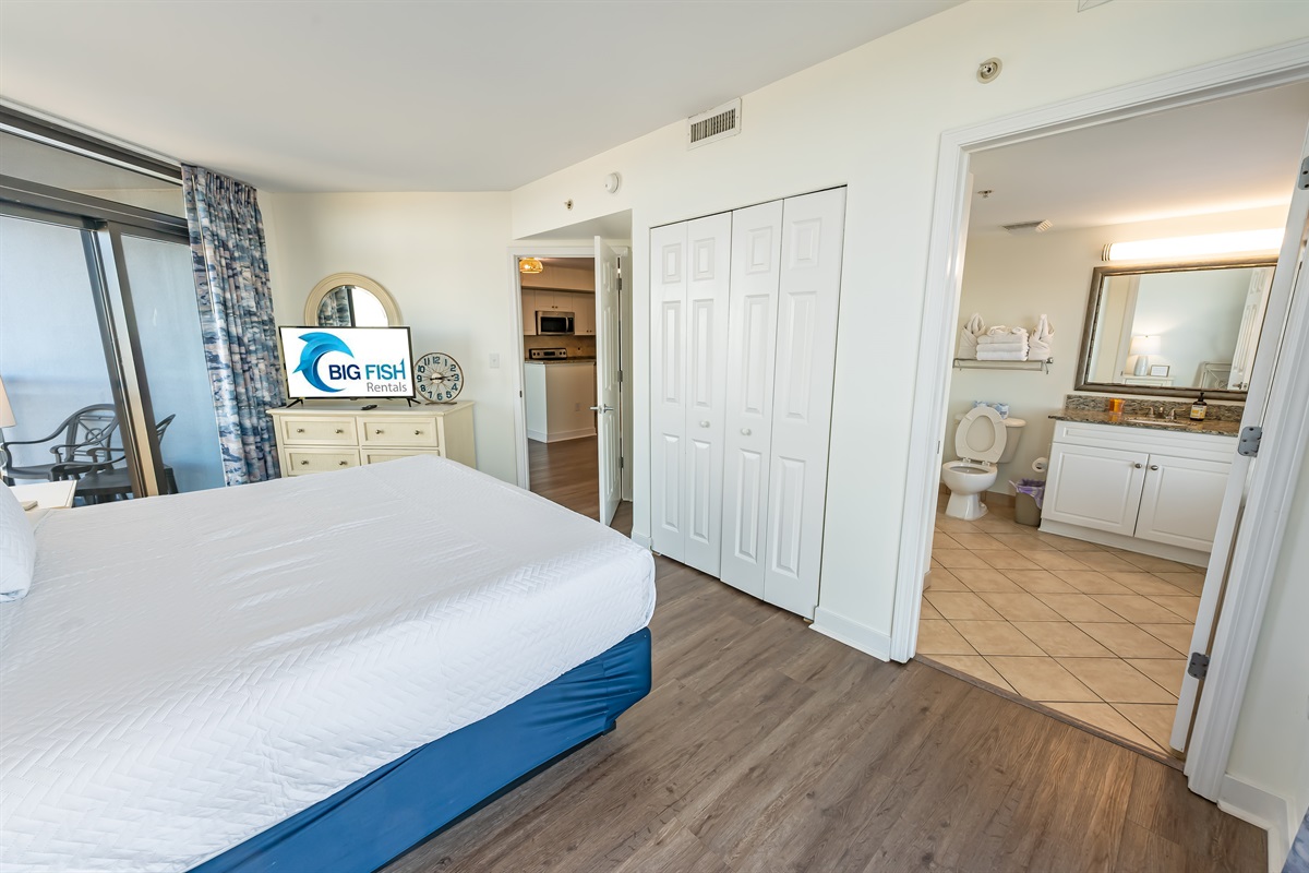 Beautiful Bedroom with Amazing Views