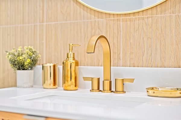 Guest Bedroom Bathroom 2