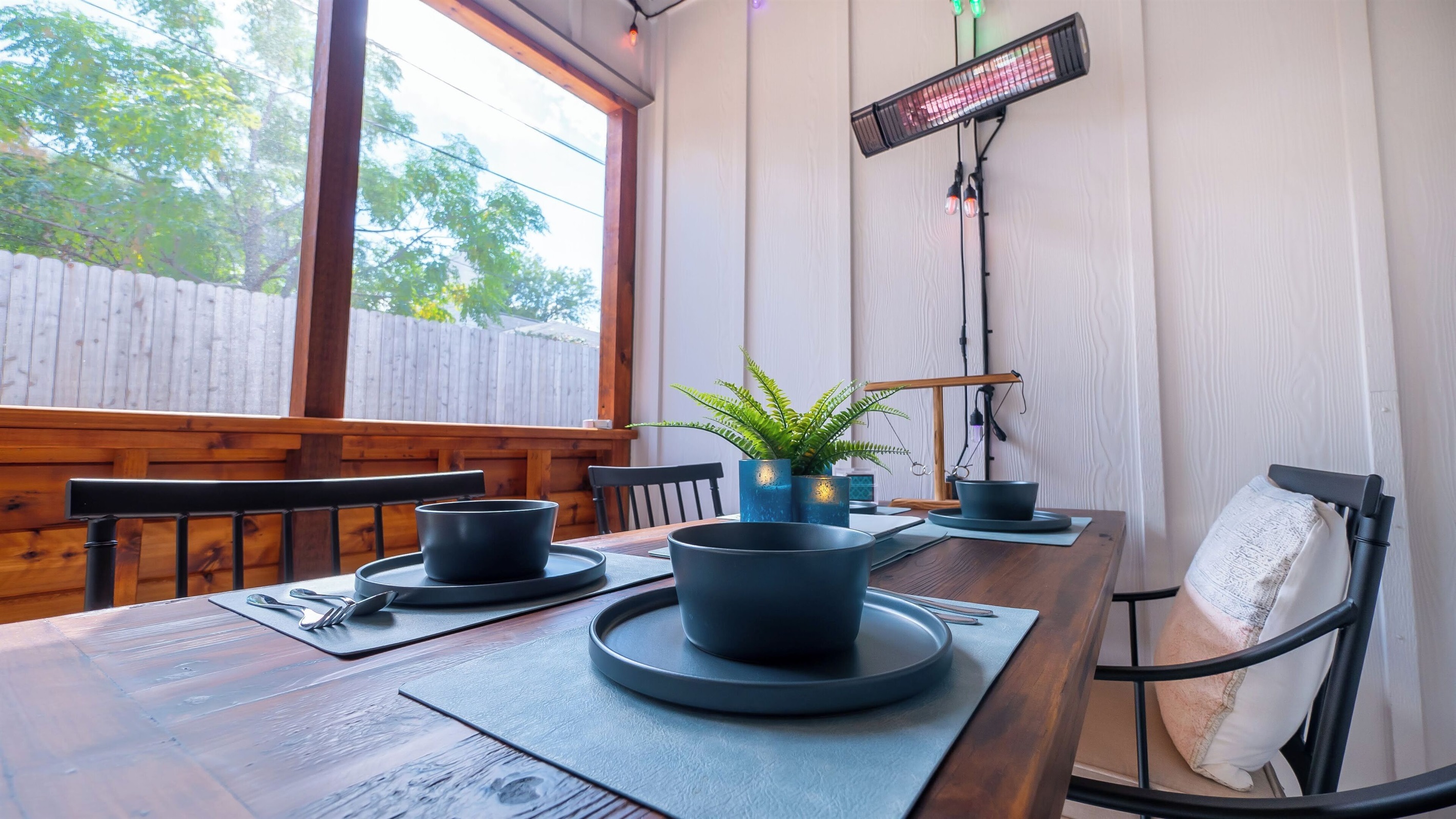 Screened-In Patio