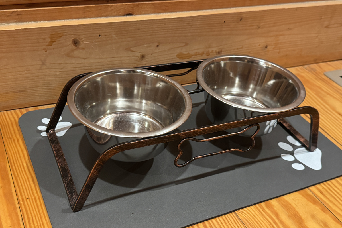 Pet friendly for up to two dogs - max 50 lbs. each. with pet fee