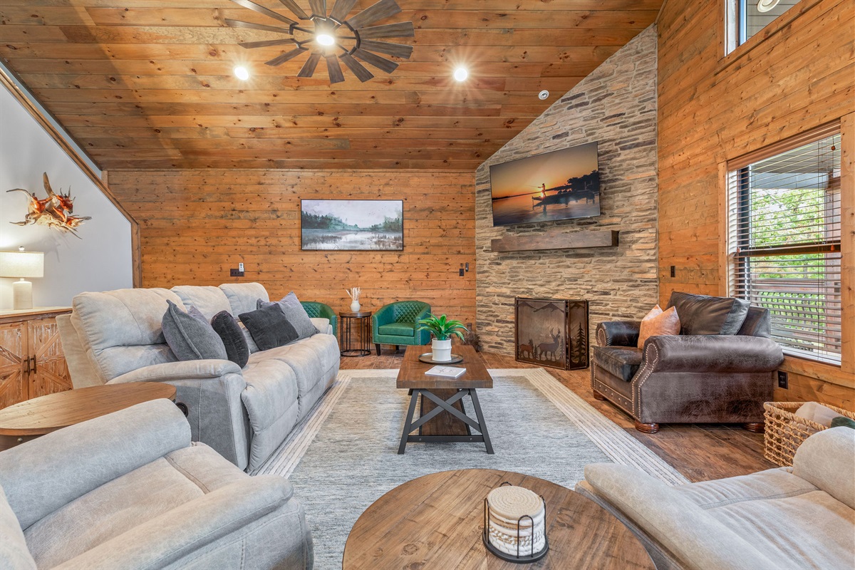Living room with plenty of seating for the whole family!