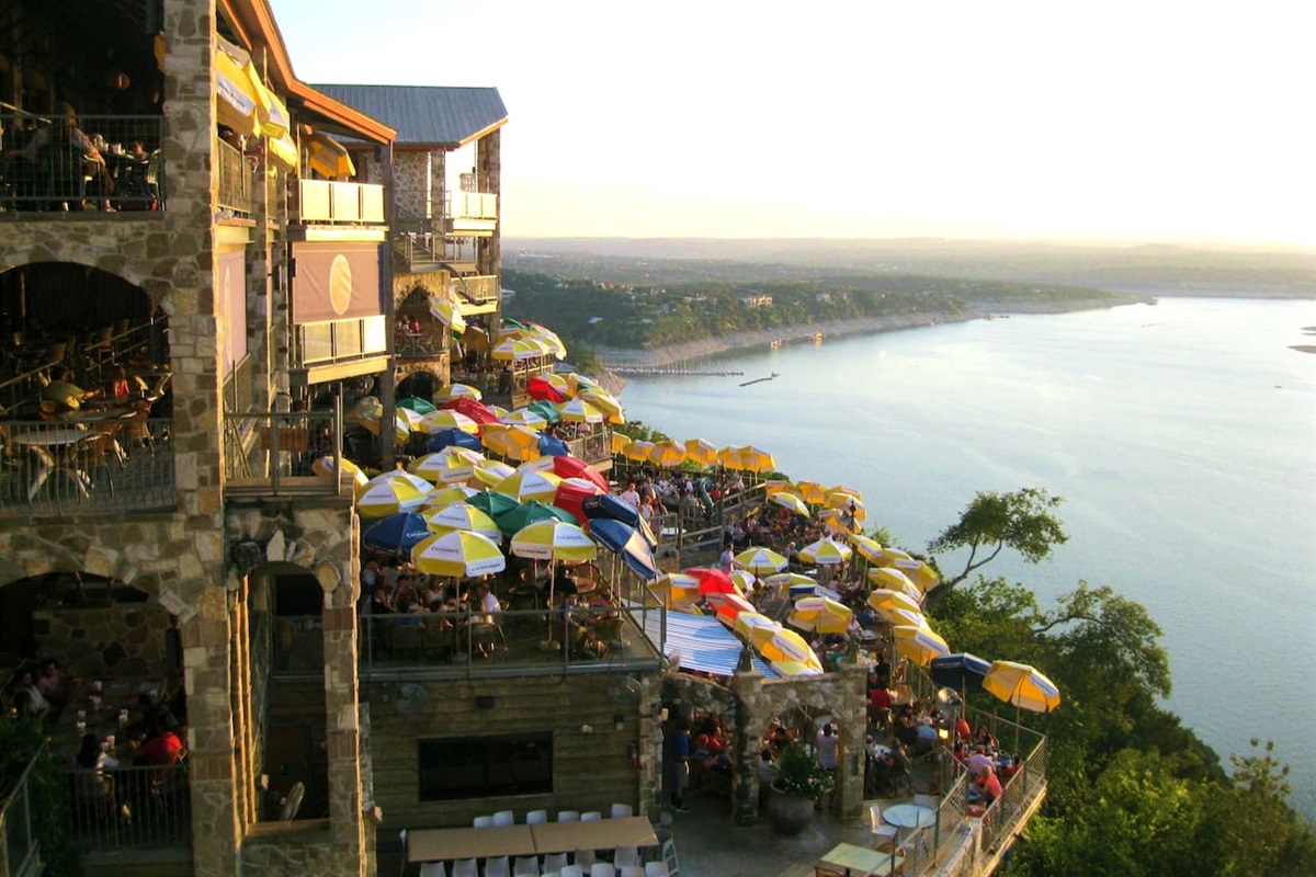 The Oasis Restaurant and Cantina - music and dancing on the Starlight Terrace! - Ten Minutes From the House