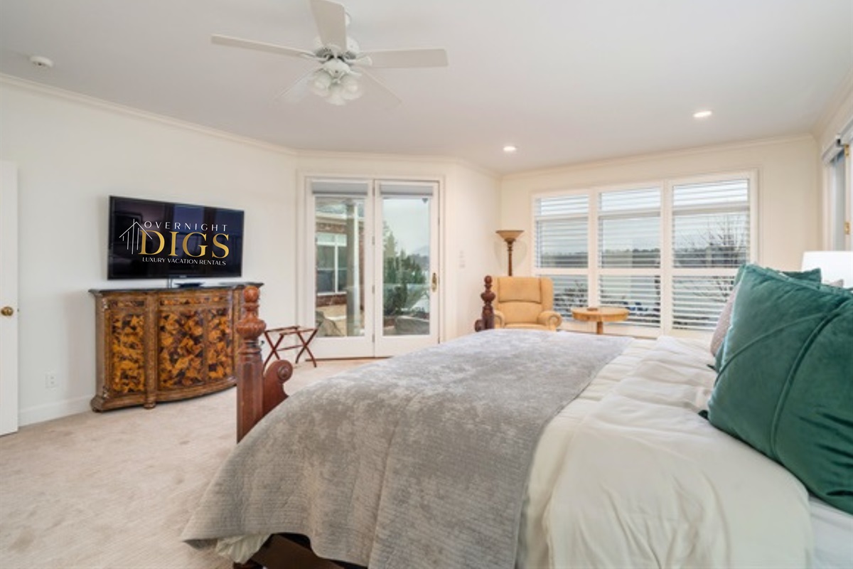 [Primary Bedroom] Open and Bright Primary Bedroom with Tons of Natural Lighting