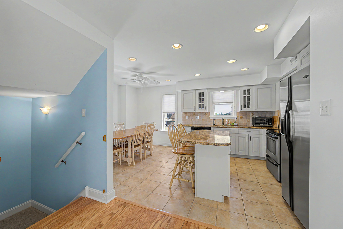 kitchen_dining_view