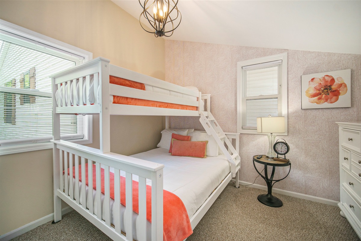 Bedroom 3 Queen-Single XL Bunk