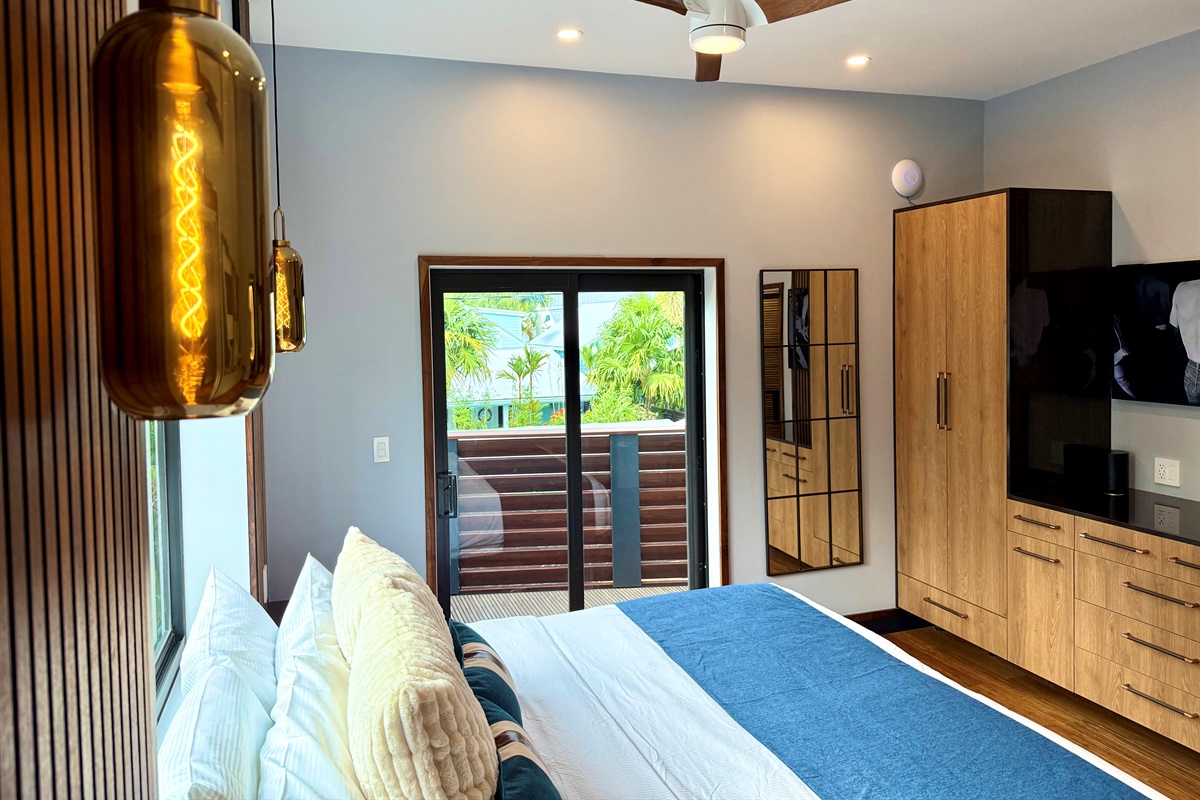 2nd Floor Suite