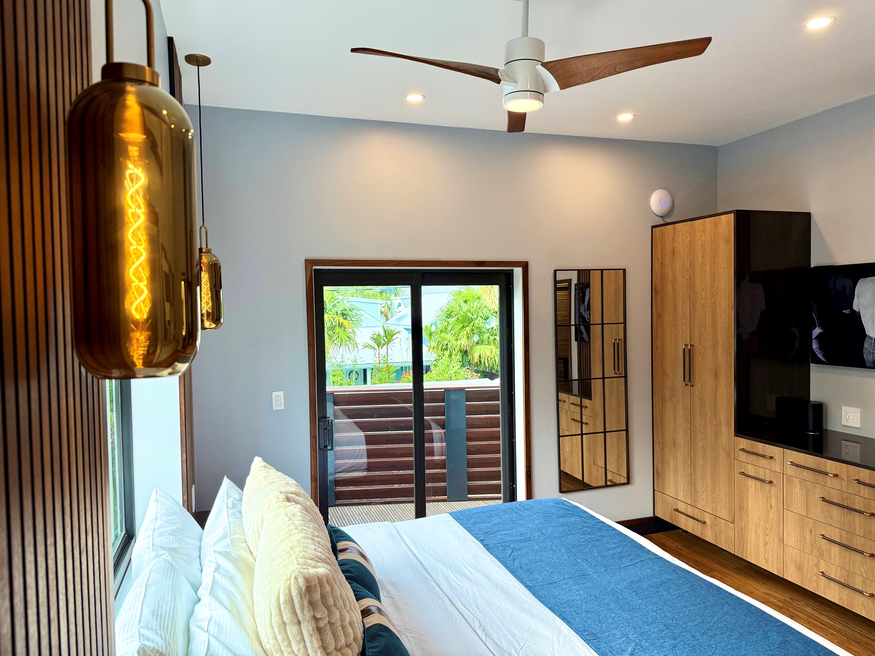 2nd Floor Suite