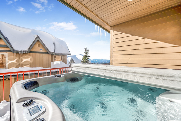 Private 67 Jet Hot Tub
