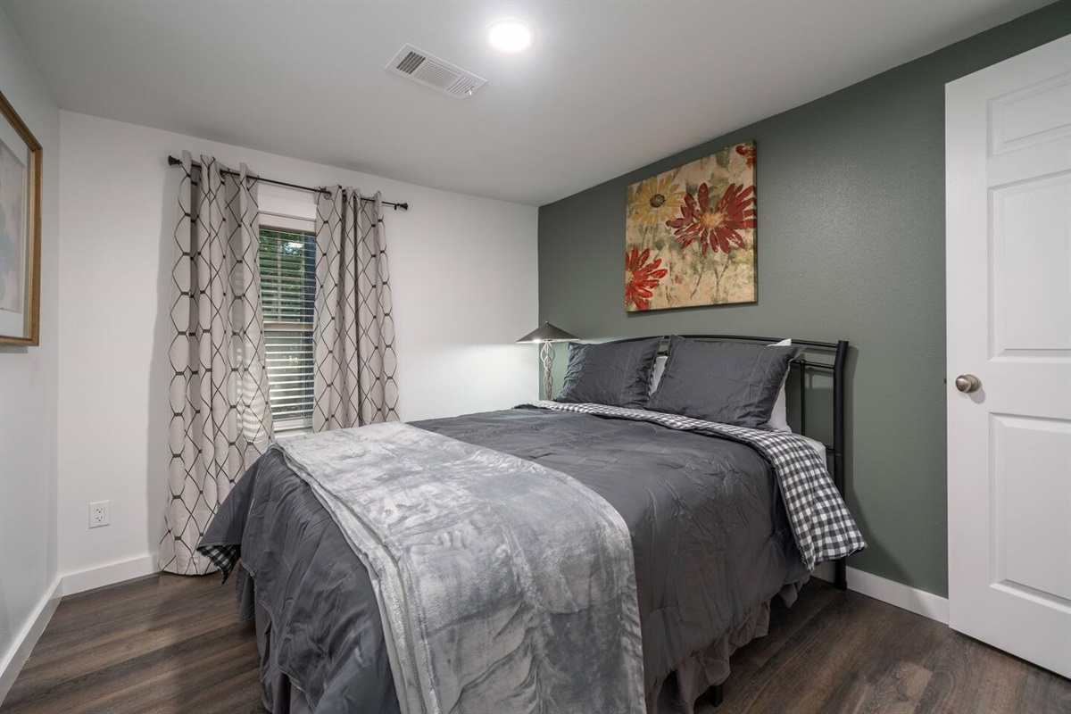 Guest Bedroom queen bed