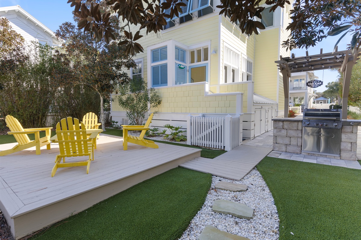 Great place for sunset, drinks, and grilling!