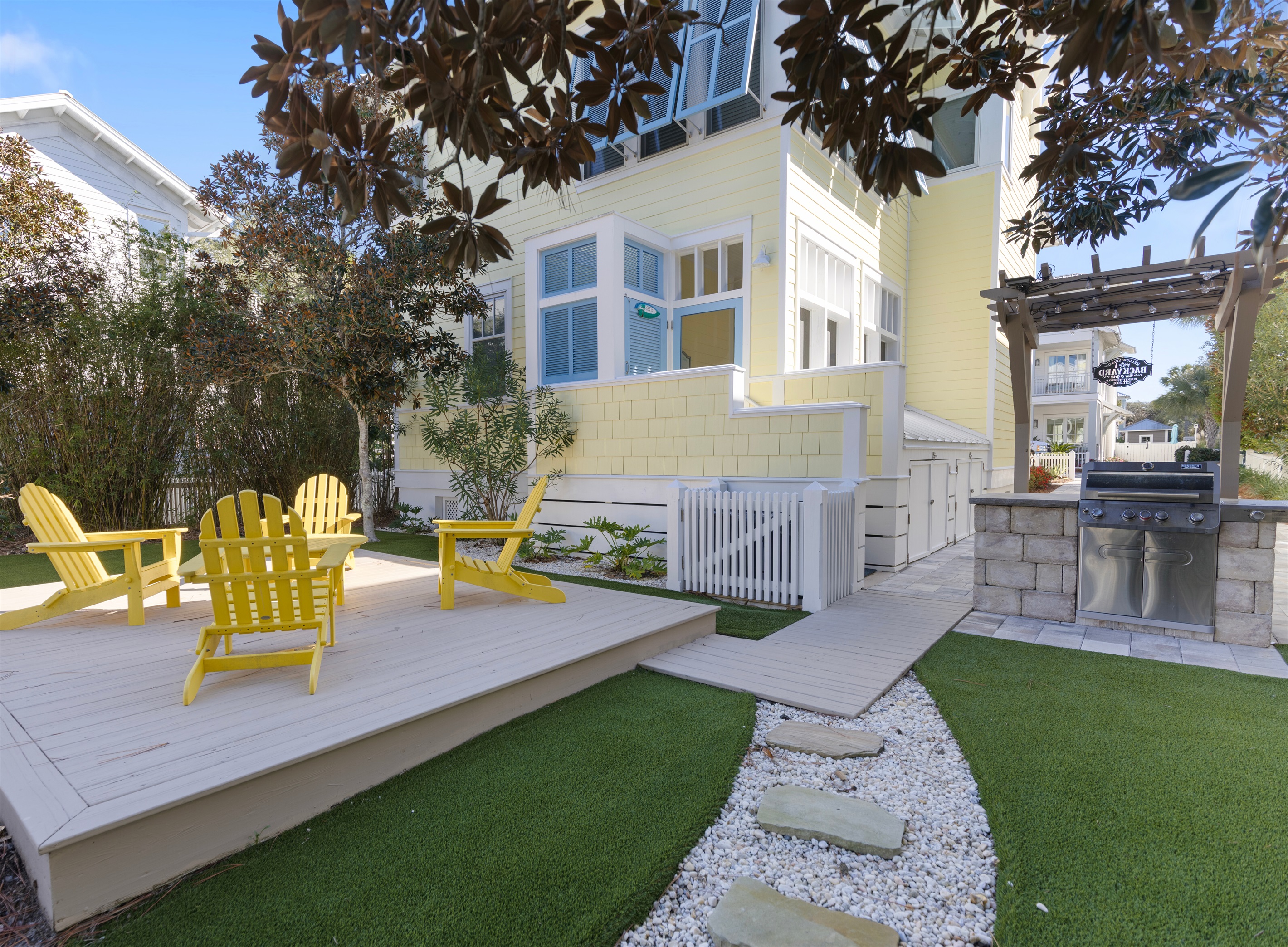 Great place for sunset, drinks, and grilling!