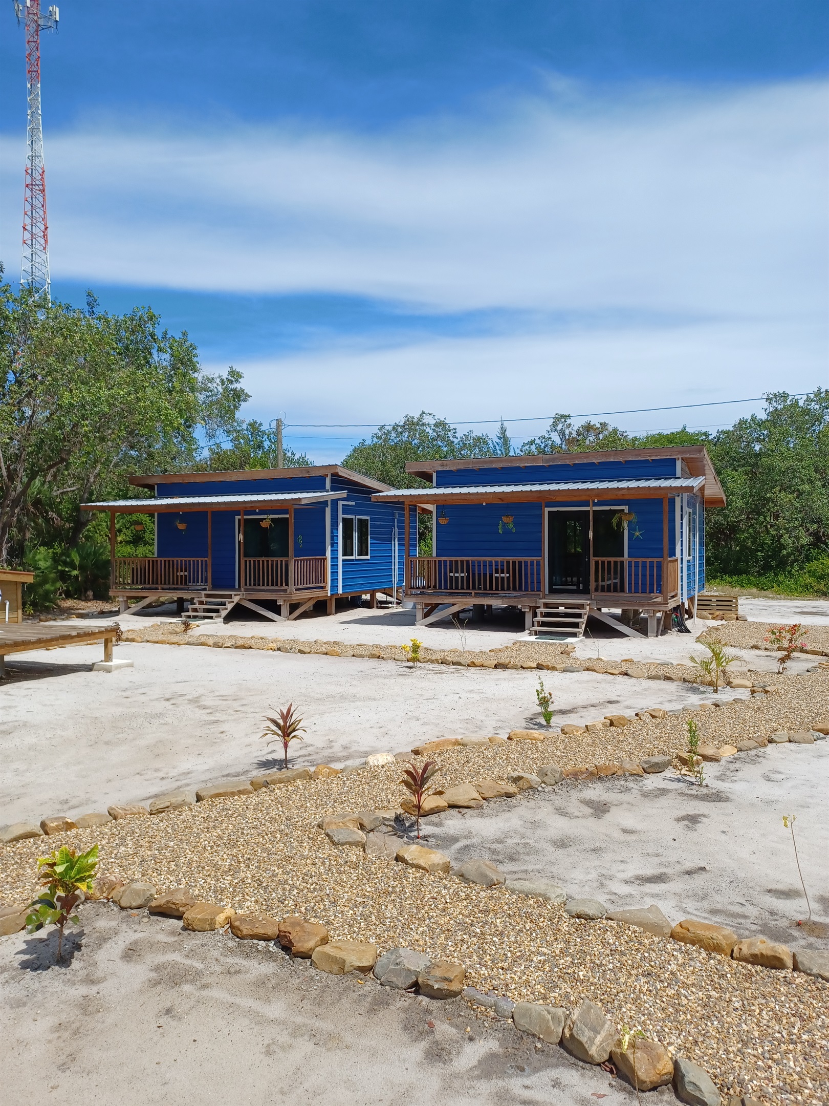 2 New Cozy Cabanas with Full Kitchen & Pool